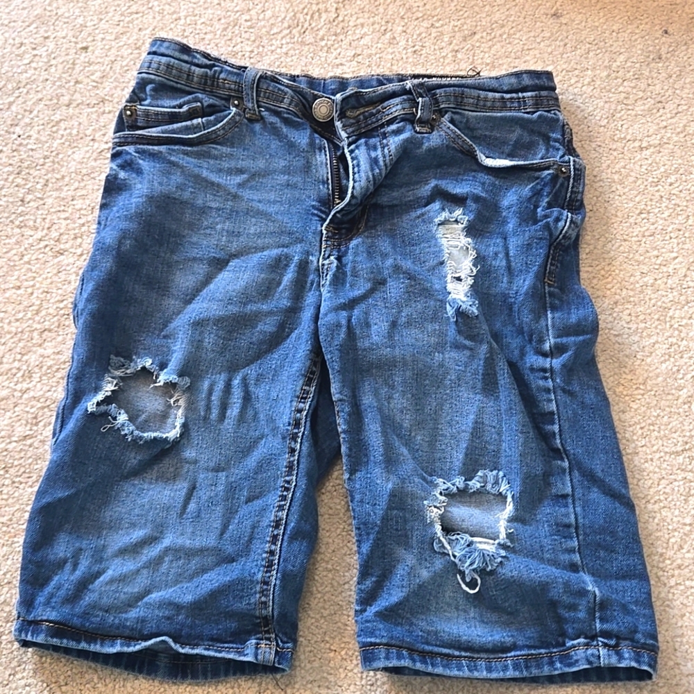 ☆ Ripped Knee-Length Denim Shorts ☆
